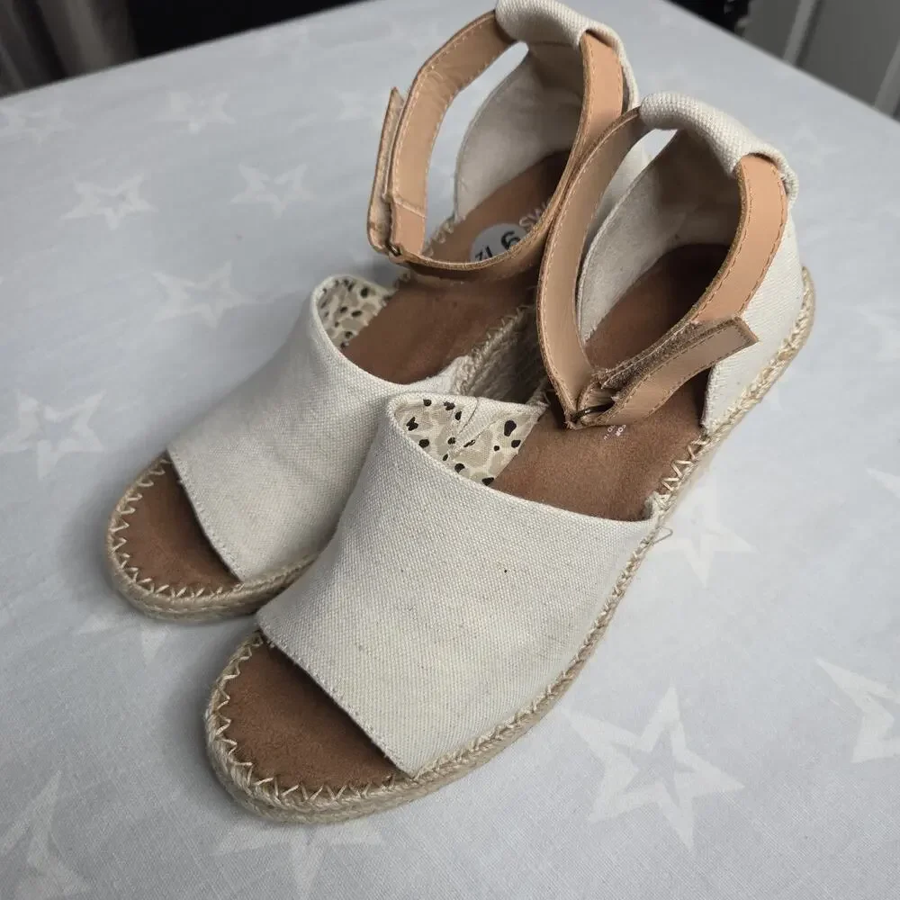 Toms excellent worn